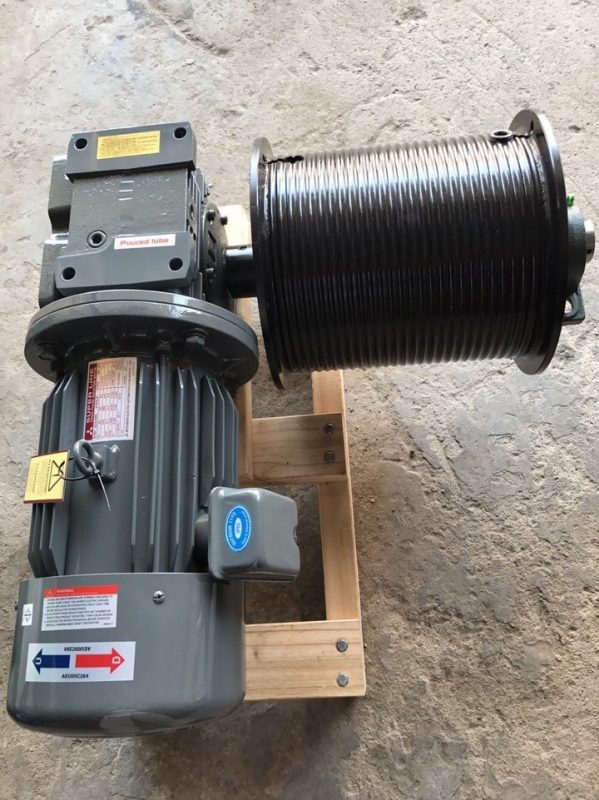 Động cơ thang máy tải hàng - 2.2kw - tang cuốn 1 cáp - tải từ 100kg -200kg