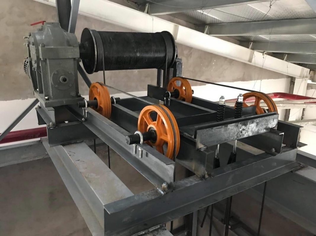 Động cơ thang tời hàng 7.5kw - 2 cáp 12 - tải 1000kg